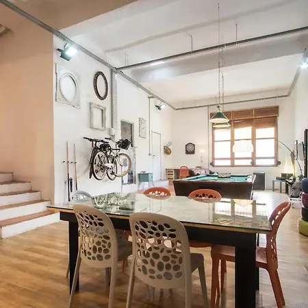 דירה Very Cool Duplex Loft. Billard. Piano. Patio. Centric.