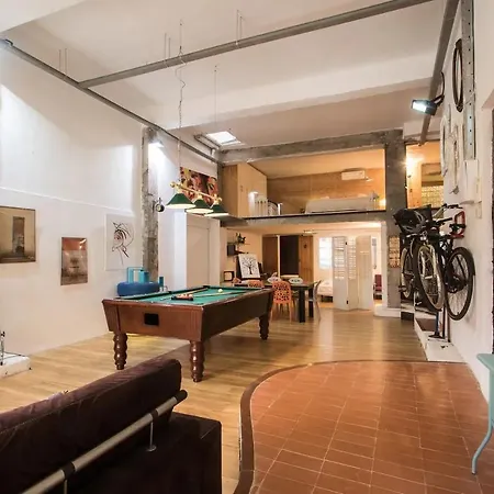 Very Cool Duplex Loft. Billard. Piano. Patio. Centric. דירה