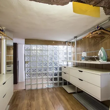 Very Cool Duplex Loft. Billard. Piano. Patio. Centric. דירה
