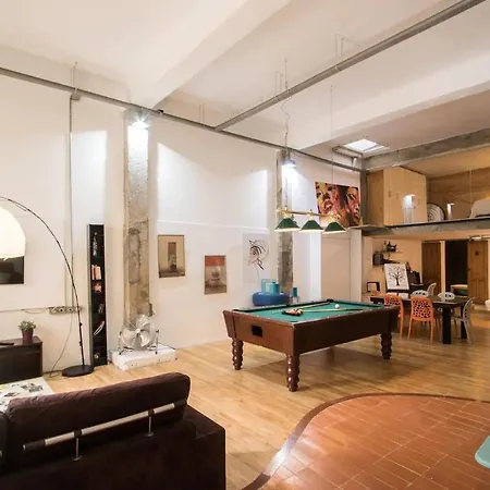 Very Cool Duplex Loft. Billard. Piano. Patio. Centric.