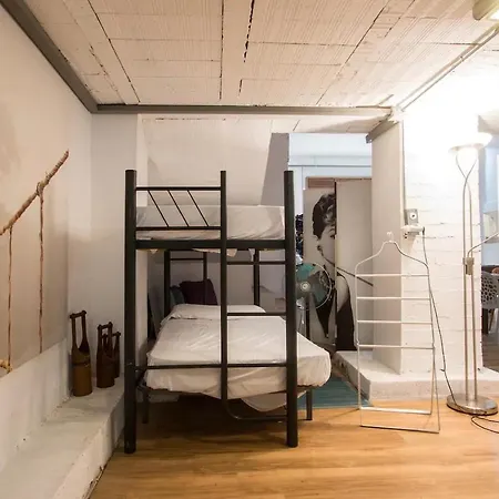 Very Cool Duplex Loft. Billard. Piano. Patio. Centric. דירה אליקאנטה